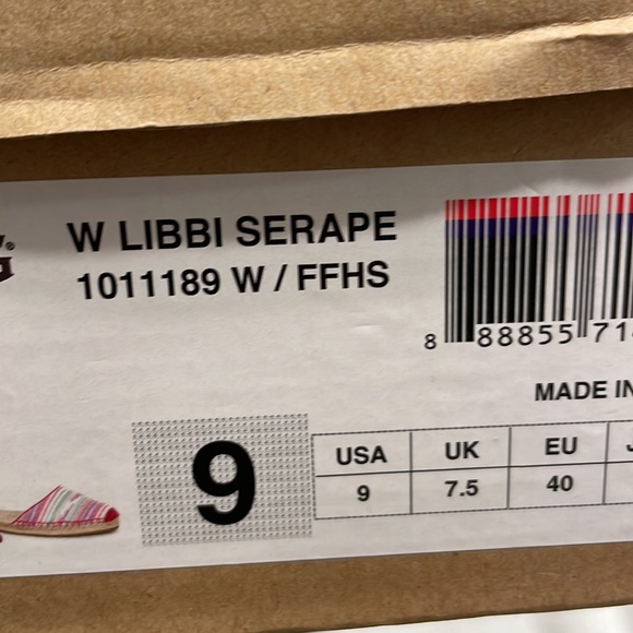 Gently used UGGs size 9 style is Libbi - Picture 11 of 11